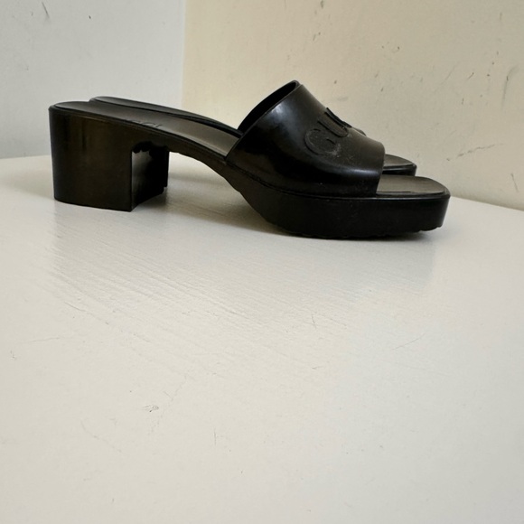 Authentic Gucci Black Women's rubber Sandals - Picture 3 of 4